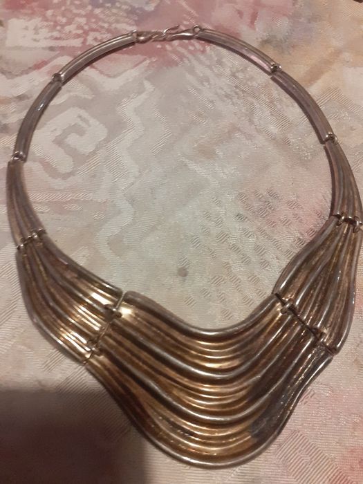 Diferite bratari din argint si un colier vechi