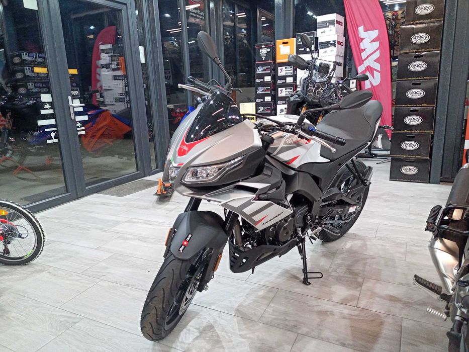 Aprilia Tuono 125 noua -livrare showroom EST BIKE Campina
