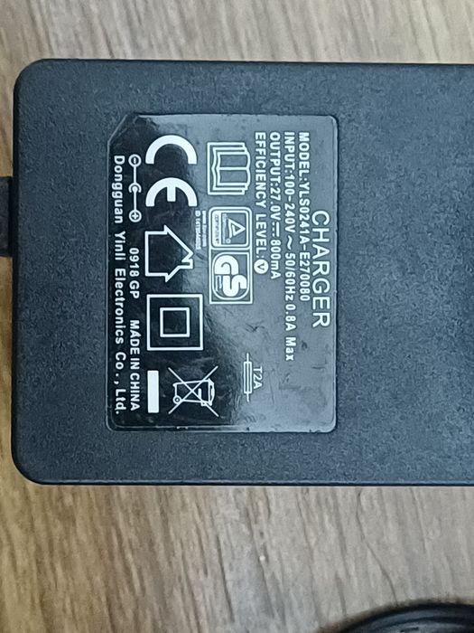 Incarcator alimentator 27V 800mA 5.5*2.5 
Este testat

#11