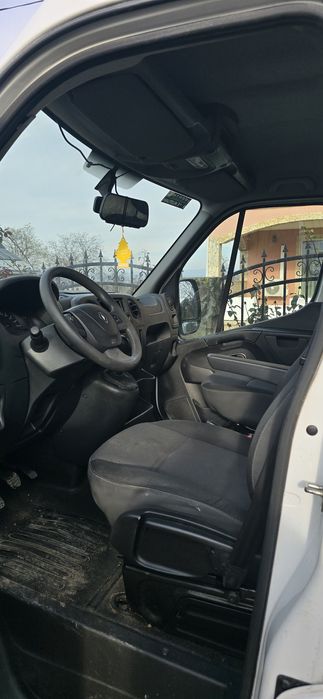 Vând Renault Master 2.3 DCI