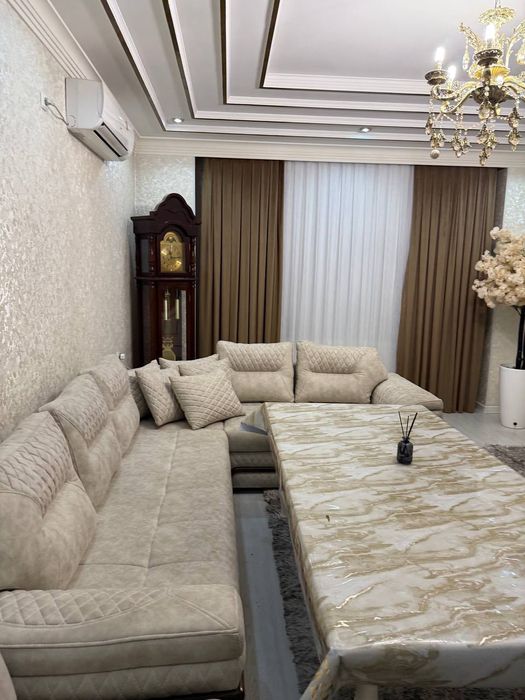 Ugalok divan sotiladi