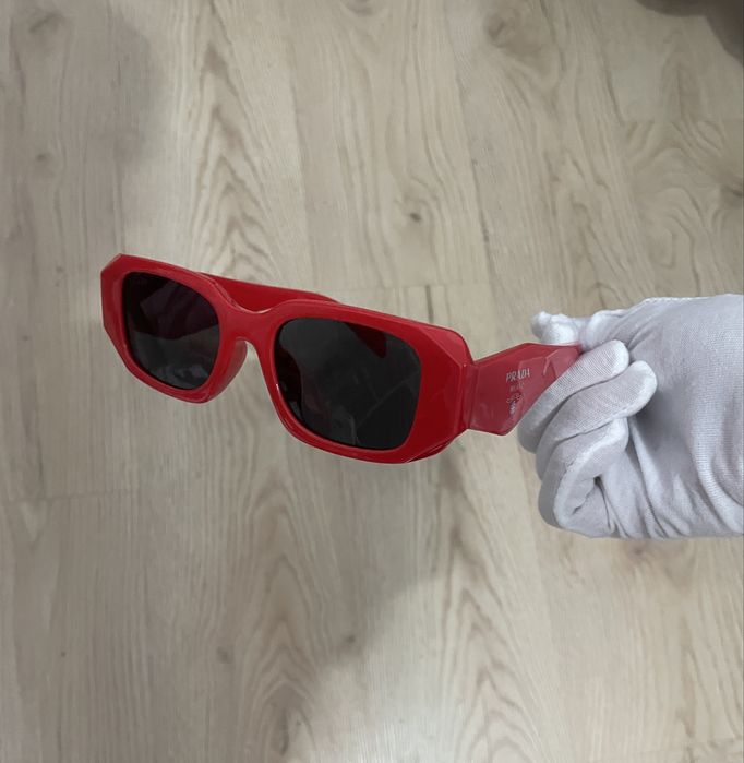 Ochelari de soare Prada