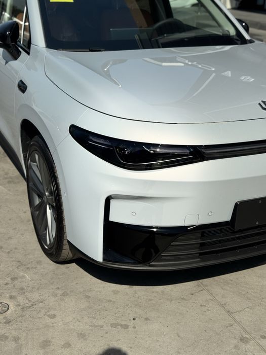 Leap motor c16 electric 630 km qora oq silver