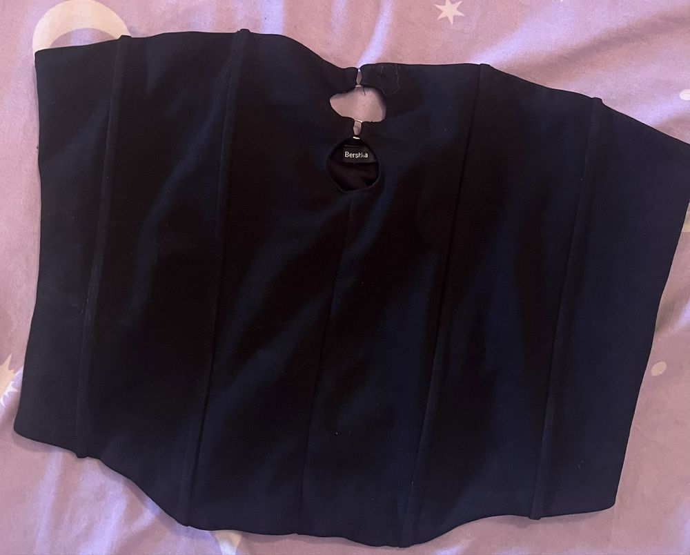 Топове на Bershka и други