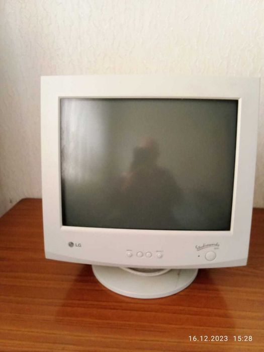 Продам монитор компьютера LG