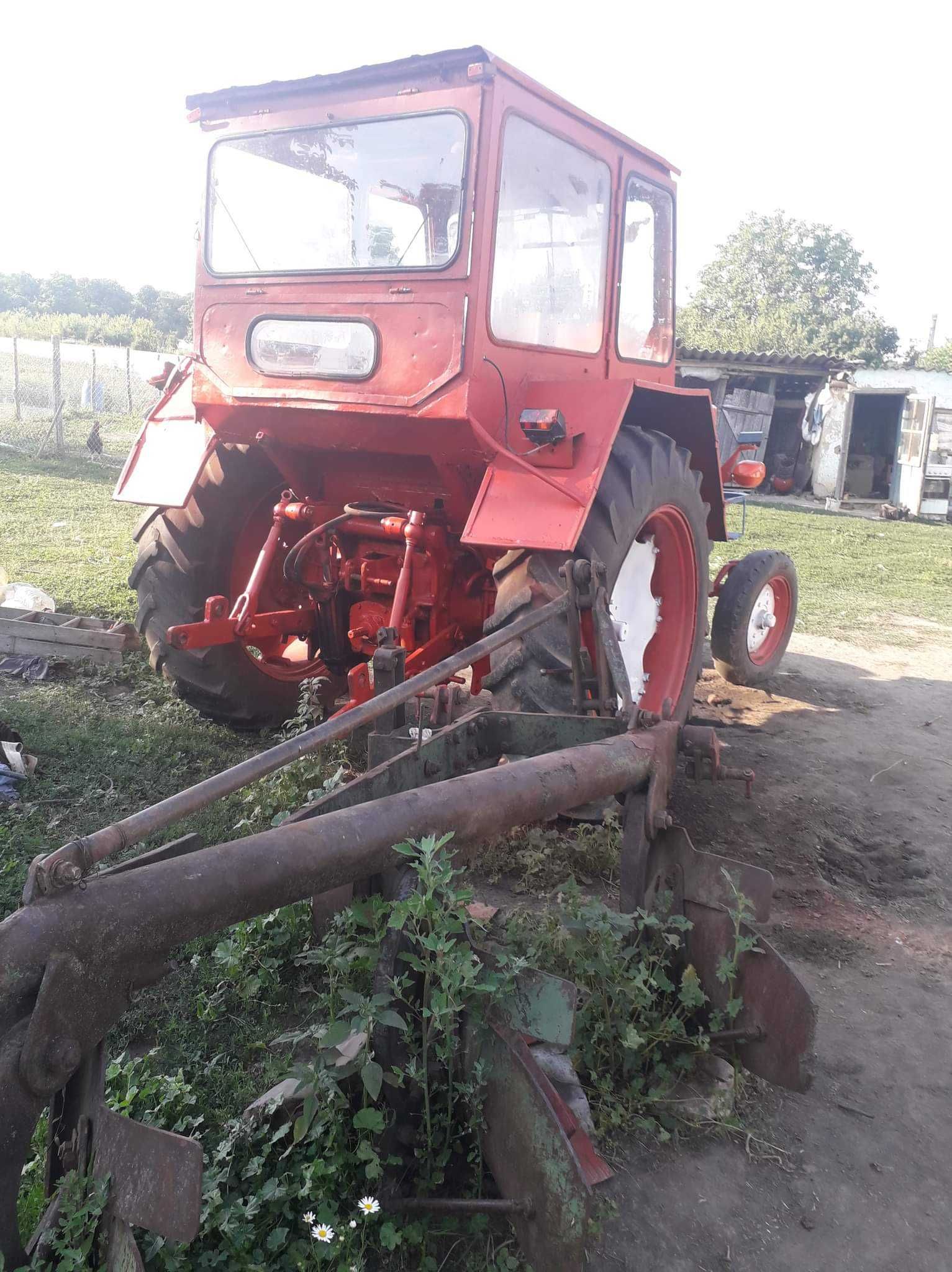 Tractor U650 cu Disc+ Plug -  De vânzare Iasi