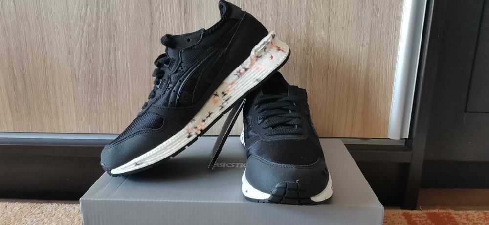 Нови детски маратонки Asics, 35 номер