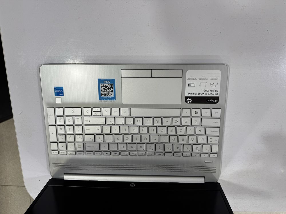 2 ta bir xilda idealni hp core i3 11 avlod 8/256 barmoq izi scaner bor
