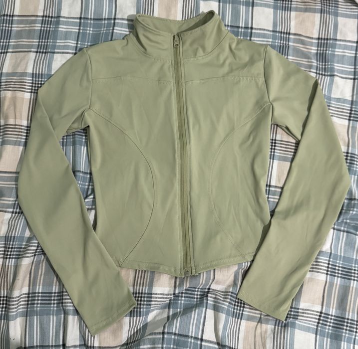 светло-зеленый рашгард