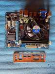 placa de baza Gigabyte GA-B75M-d2v -cu procesor I3 si 6 gb ram