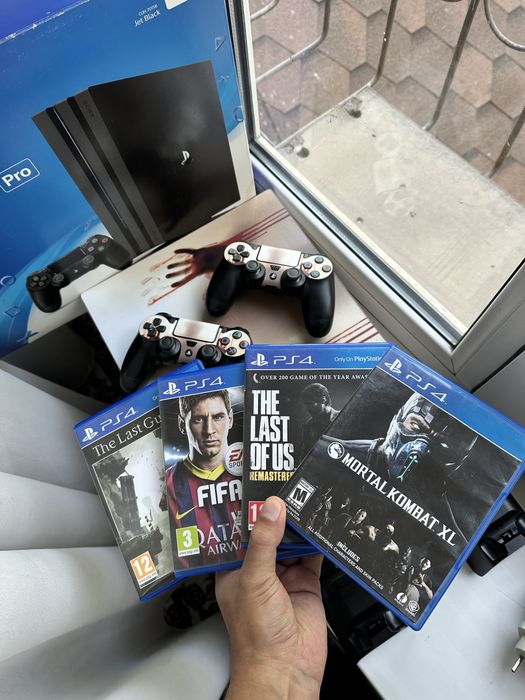 PlayStation 4 Pro 4K 2 Джойстик