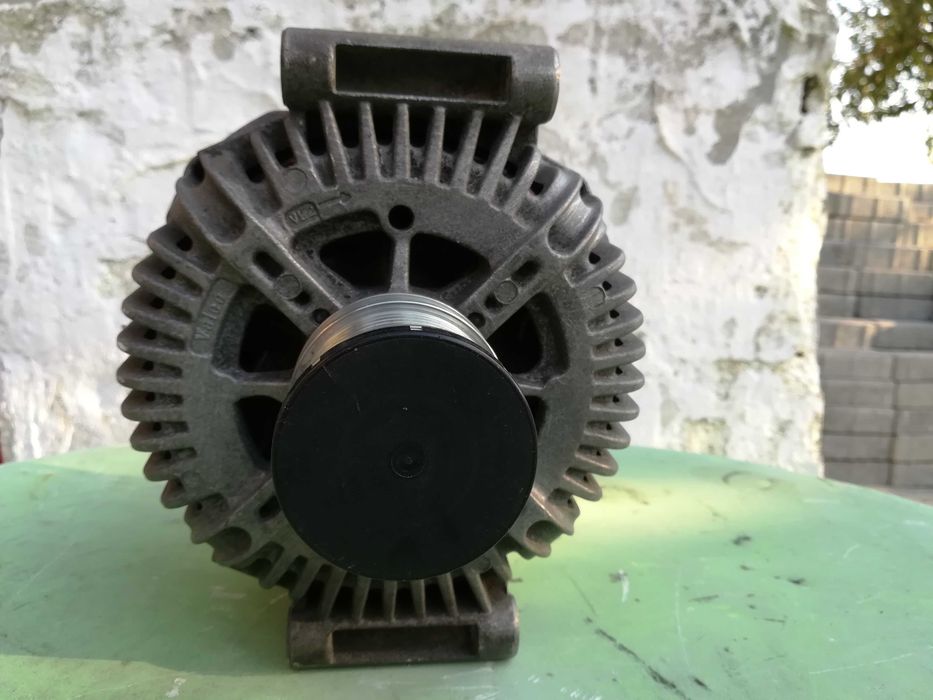 Alternator Mercedes Sprinter 318 cdi si Vito 115 cdi,Valeo original.