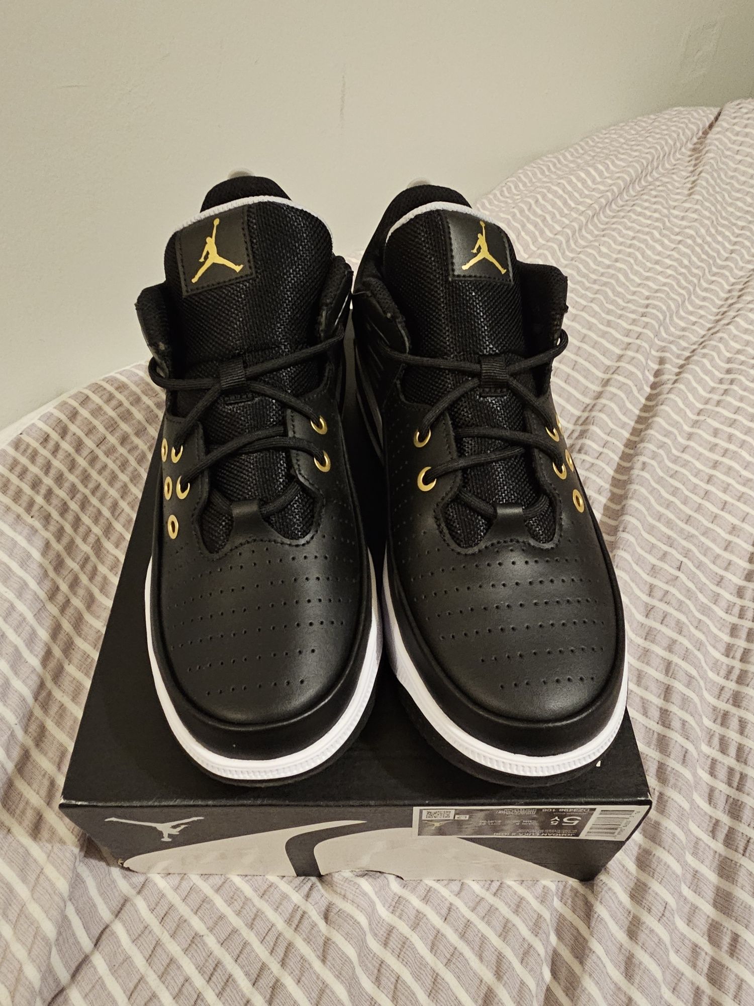Jordan max aura 5