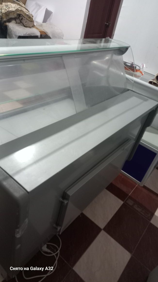 Продается  оборудование для магазина