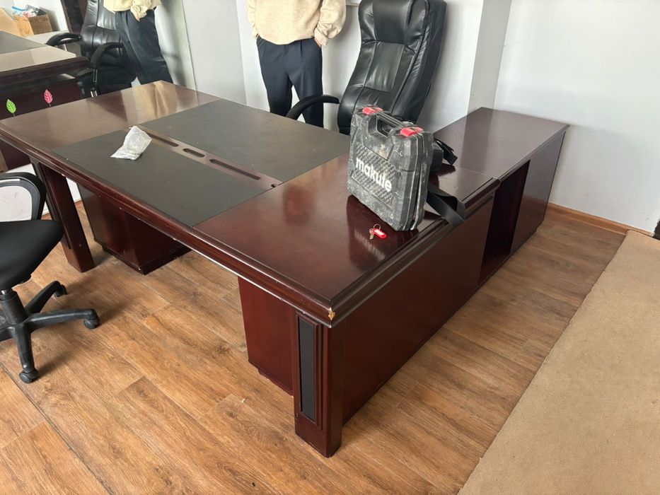 Продам стол для офиса