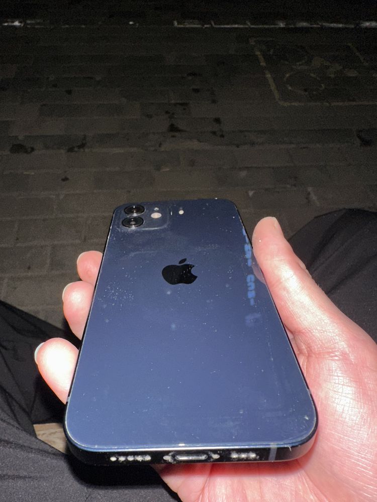 iphone 12.