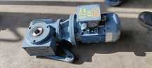 Motorul electric trifazat cu reductor, 0.37kW, 29rpm, 380V