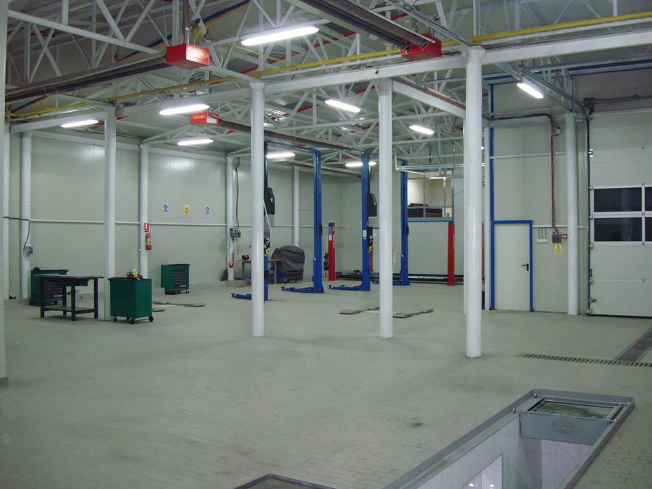 Inchiriez service auto dotat conform cerintelor RAR