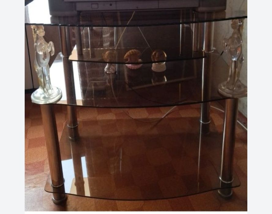 Продаётся полка под телевизора