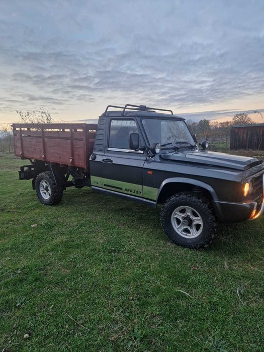ARO 320 camioneta