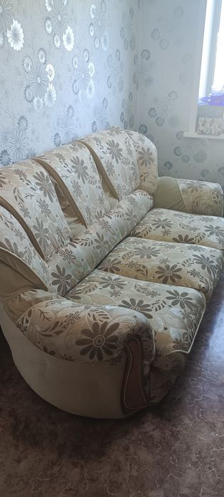 Продам Диван б/у