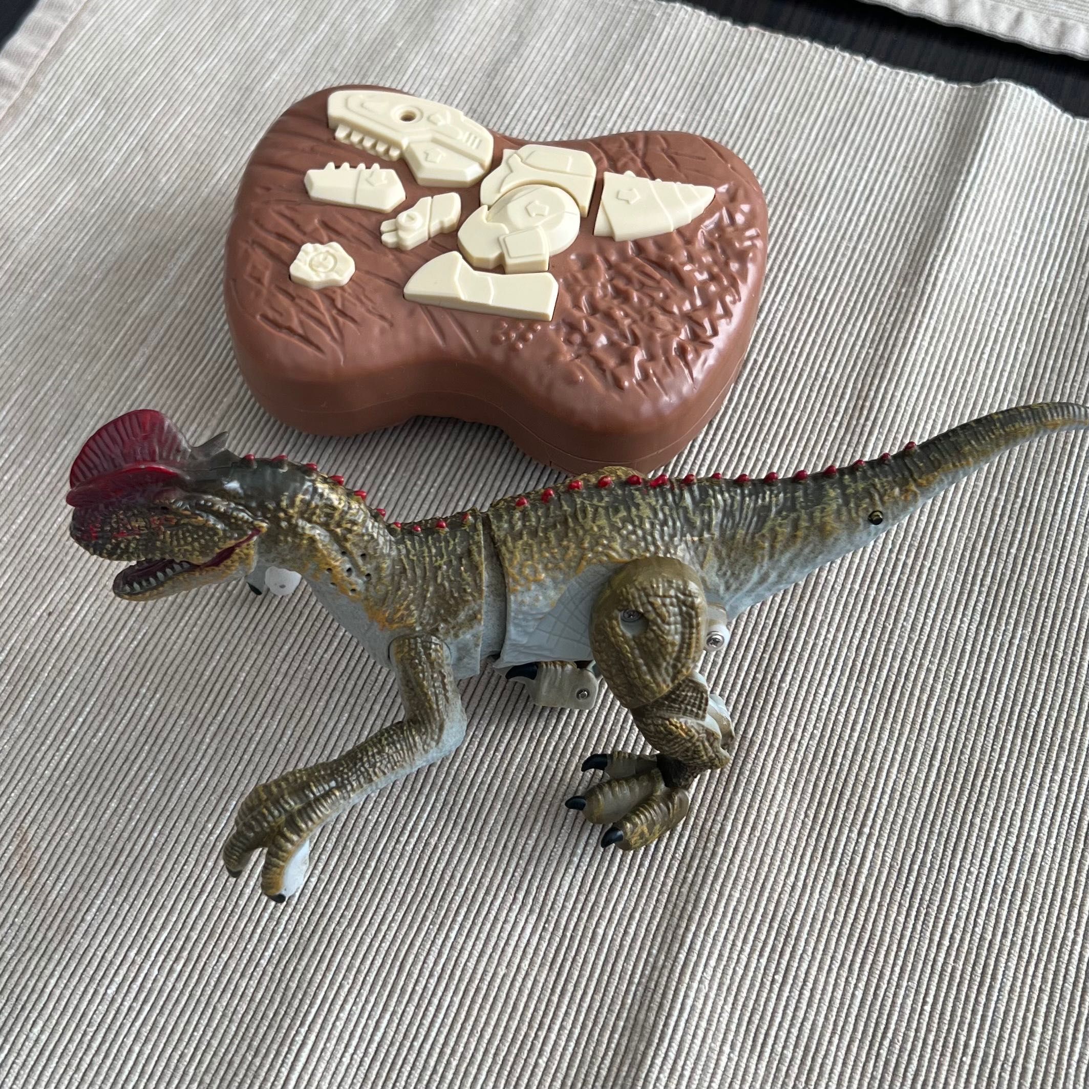 Динозавр игрушка на пульте