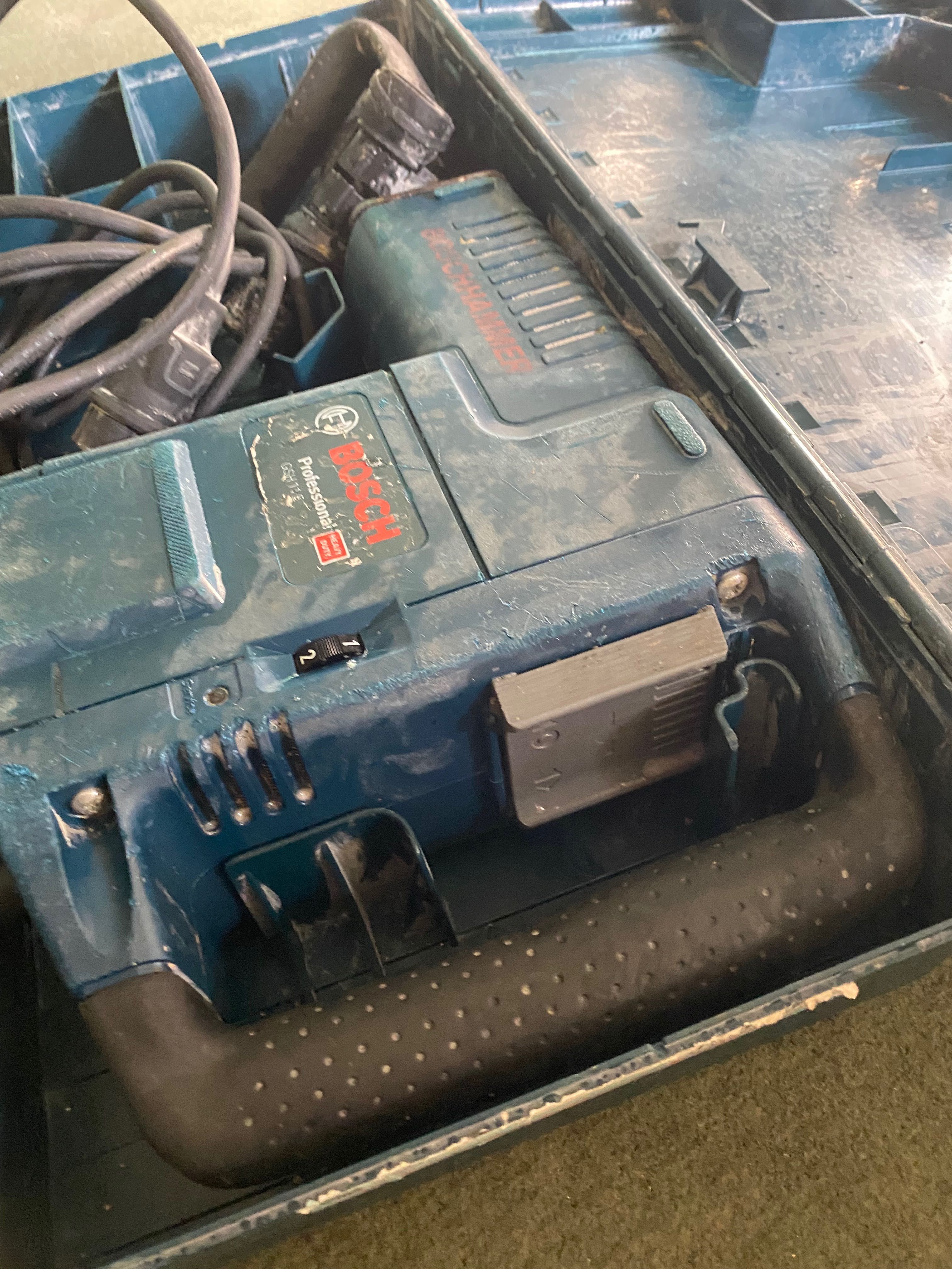 Къртач професионален- BOSCH HAMMERGSH 11E- 16.8 J