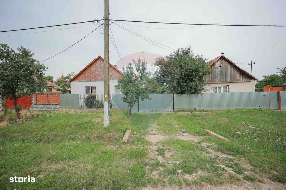 De vânzare casă cu 3 camere și teren 3205 mp în Sânnicolau Român