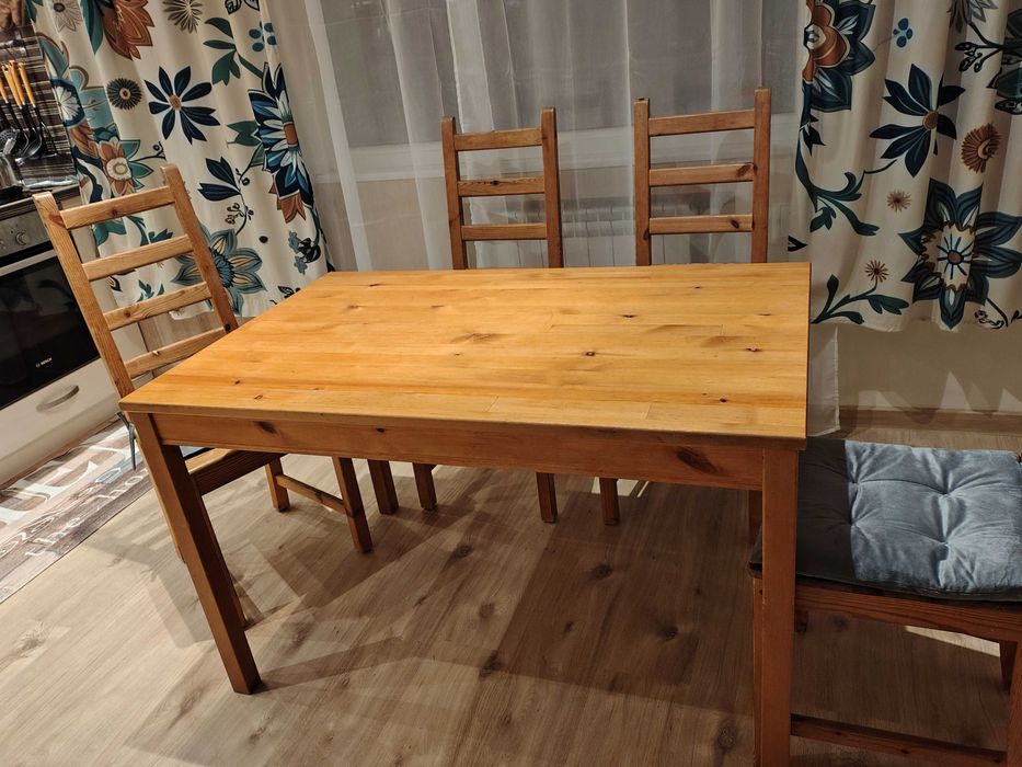 Маса и 6 стола Икеа