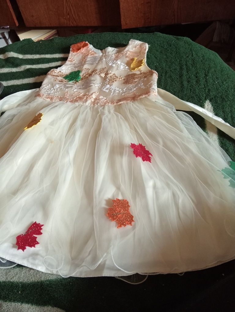 Продам одежду детскую.
