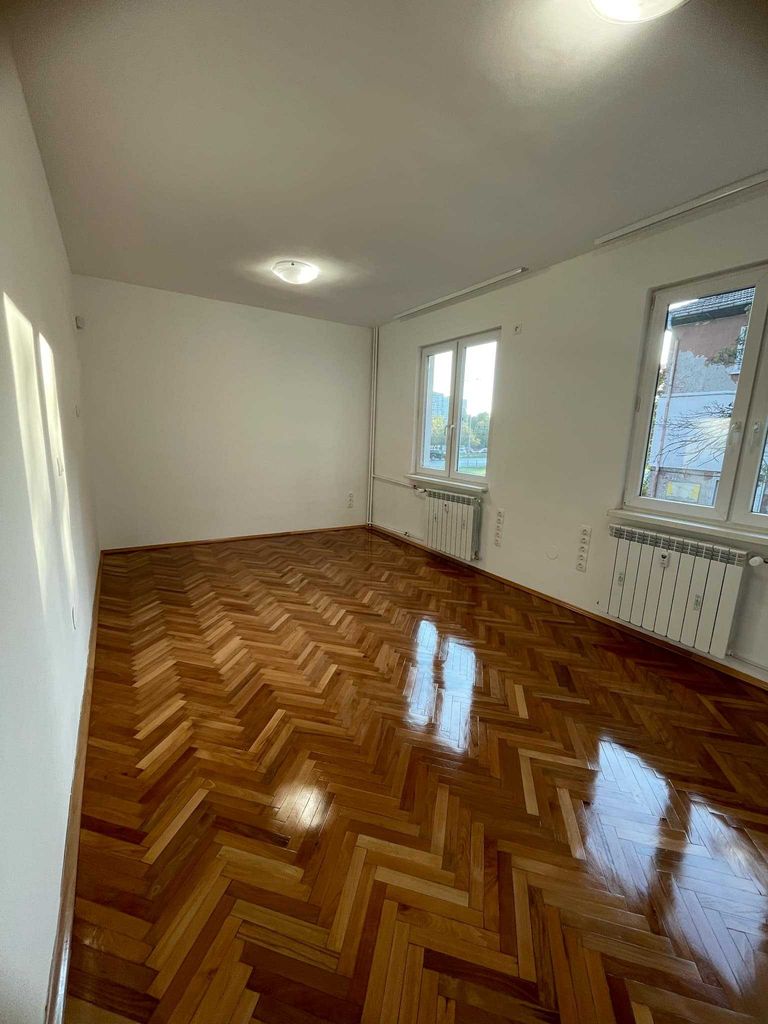 Дава се под наем Тристаен апартамент в София, Младост 1 - 110 кв.м за 714 € - Снимка #4