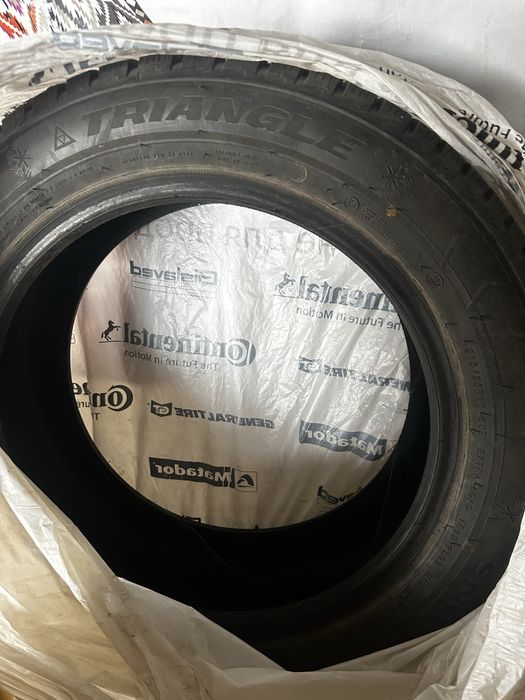 Продам шины зима Triangle 215/55/17