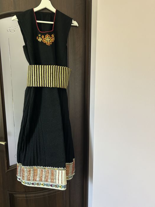 Автентична дамска носия