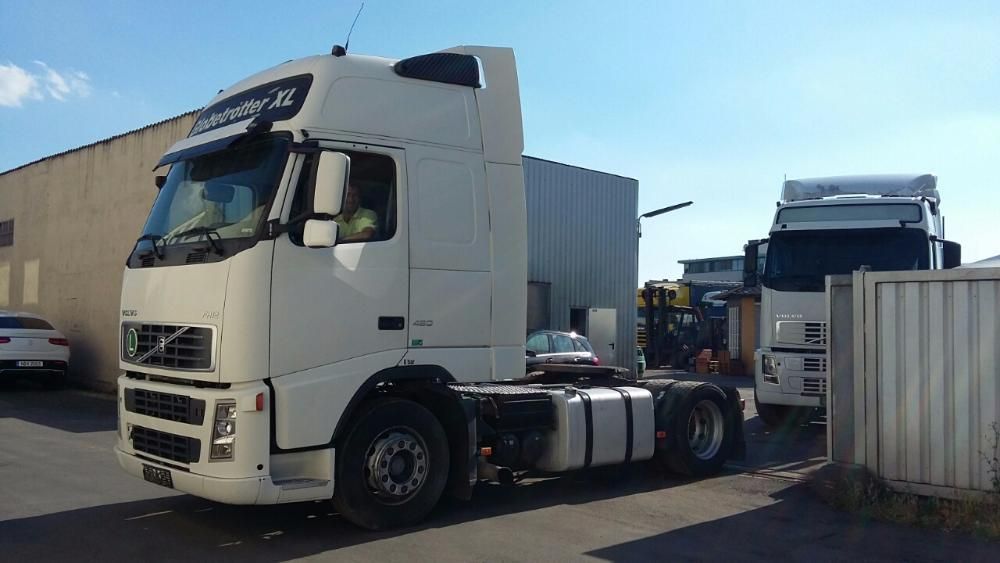 Dezmembrez Volvo FH12 460