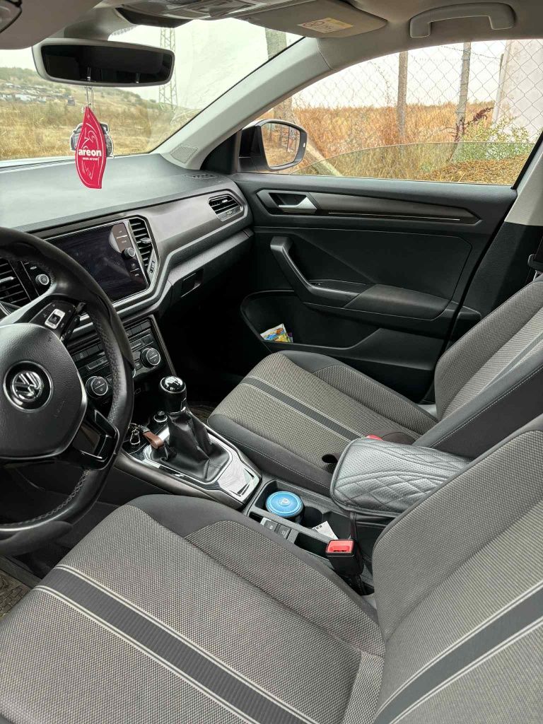 Продавам  VW T-Roc 2019г