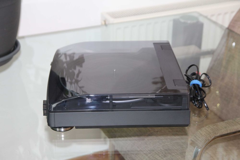 Aiwa PX-E855 cu preamplificator incorporat, curea si ac noi.