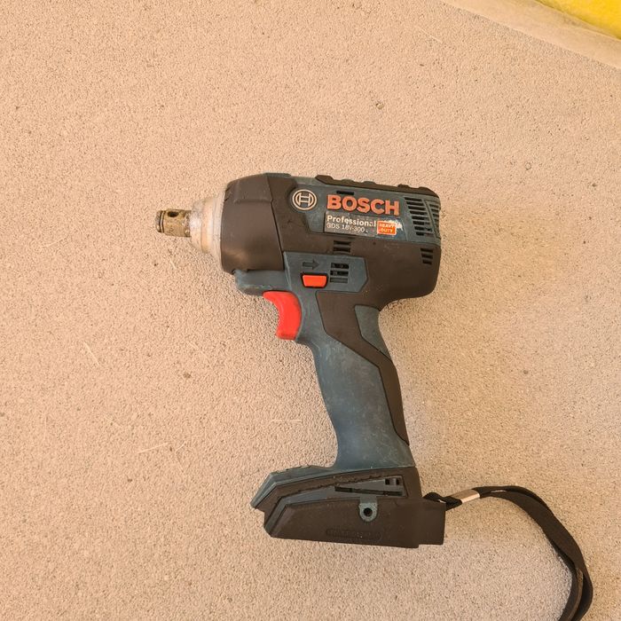 Impact Bosch GDS18-300 cu defect