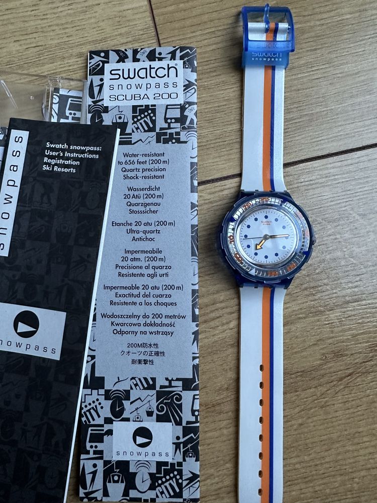 Часовник Swatch Snowpass