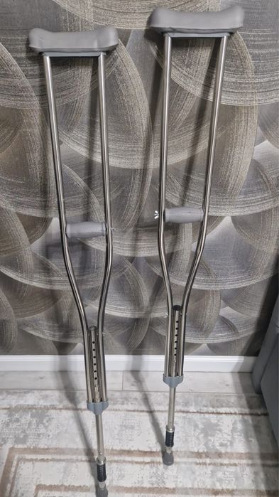 костыли,в отличном состоянии