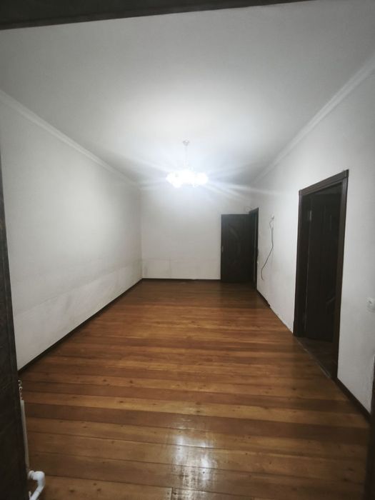 Срочно! 2- комн кВ. 2-й этаж. 52-м². Не Торец. Куйлюк Массив-3.