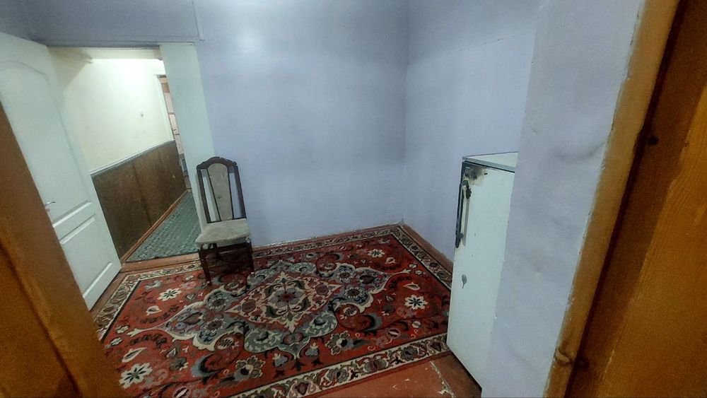 Юнусабад 10 квартал 3/1/5 балкон 2х6м, огород подвал