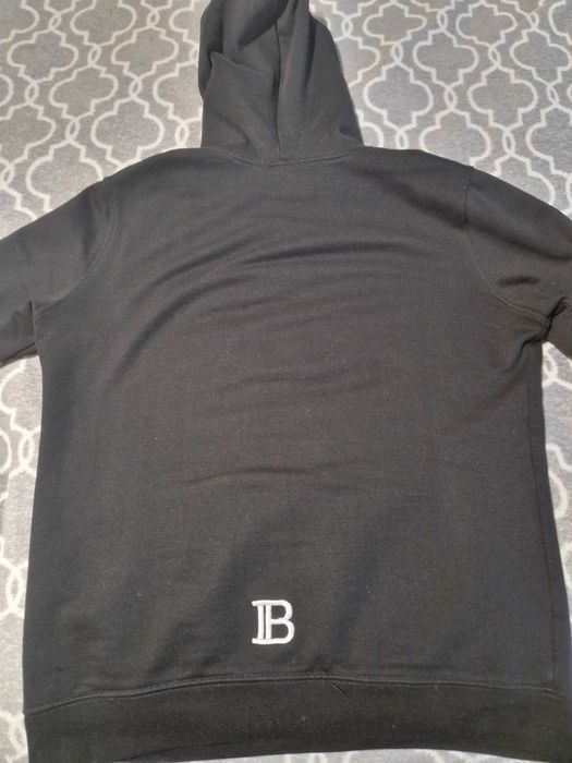 Суитчър/XL отговаря на Л