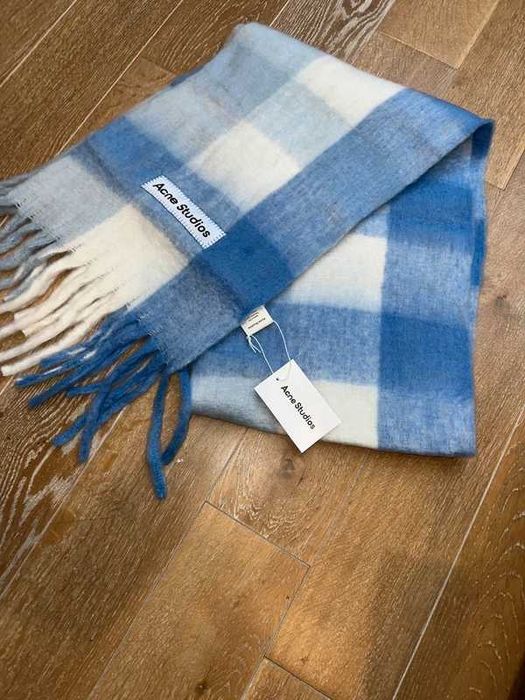 Fular Acne Studio nou