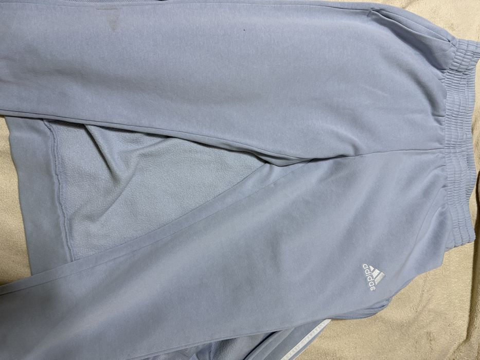 Trening adidass foarte frumoa