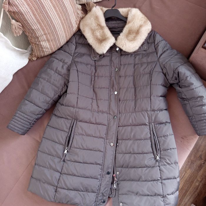 Дамско яке с пухкава яка 46 размер