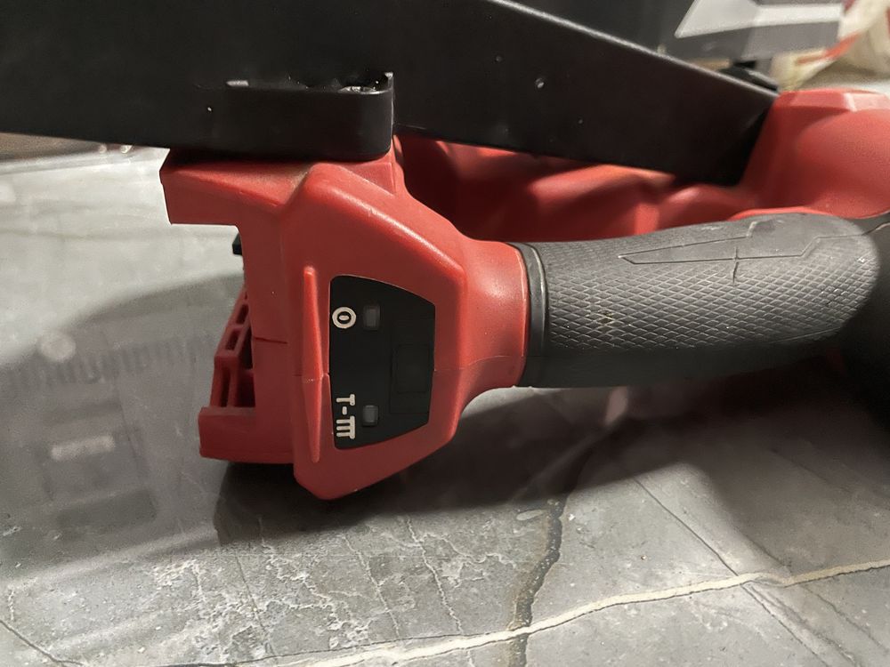 Акумулаторен такер -Milwaukee M18cn15ga