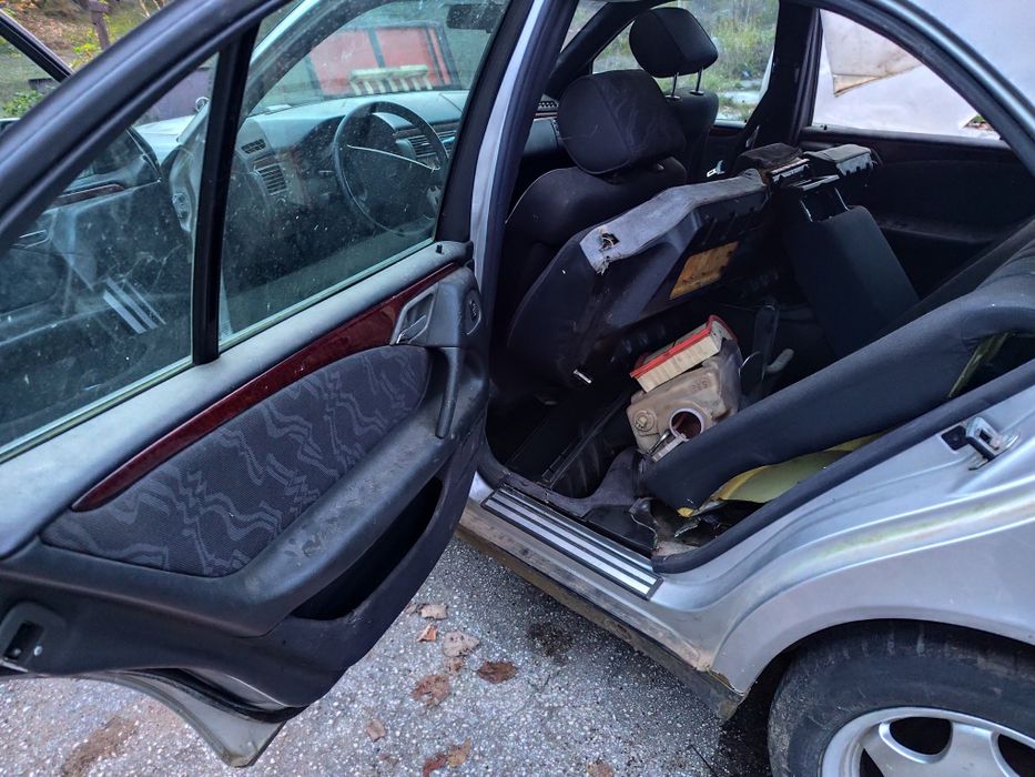 Mercedes E290 W210 На части