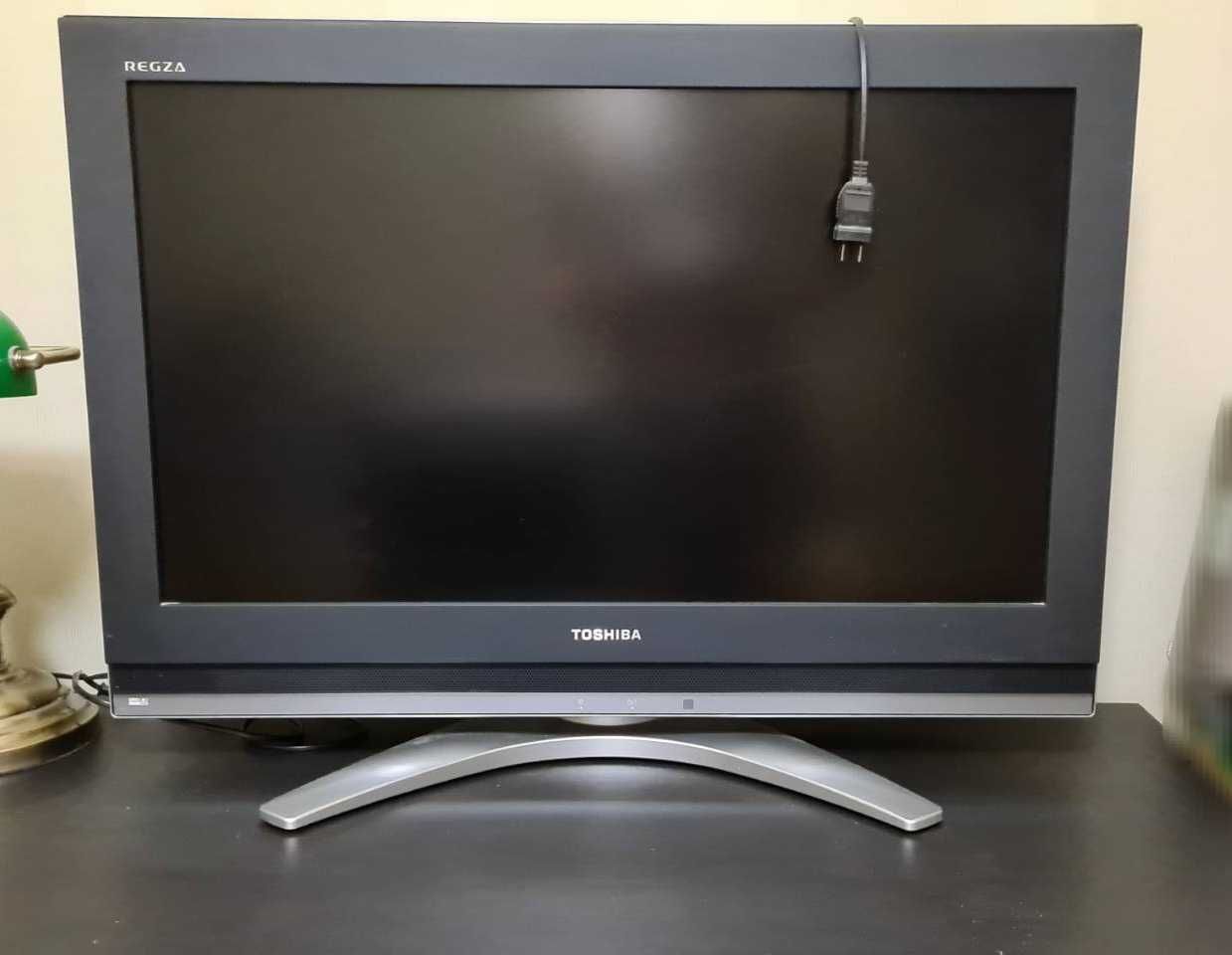 Toshiba телевизор (81 см)