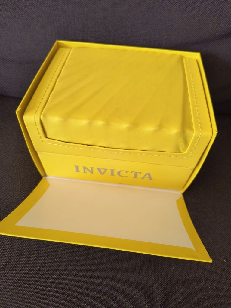 Продавам часовник INVICTA S1 Rally