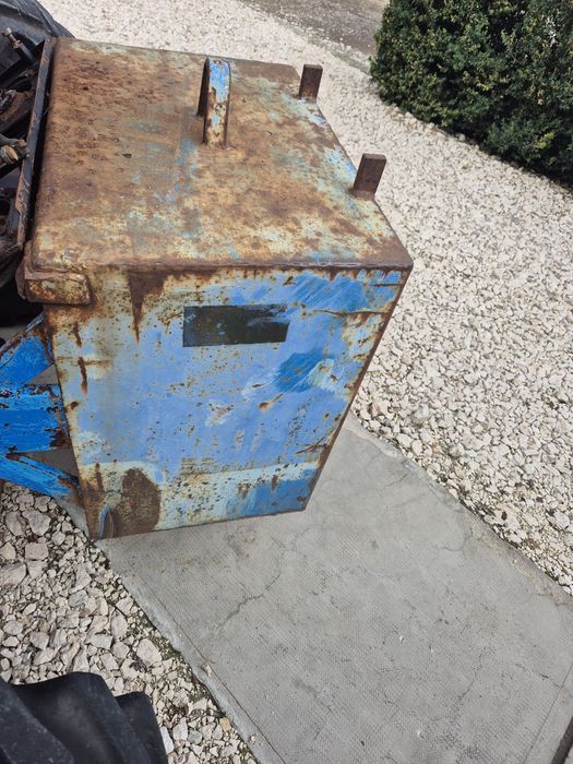 Greutate fata tractor 600-700 kg